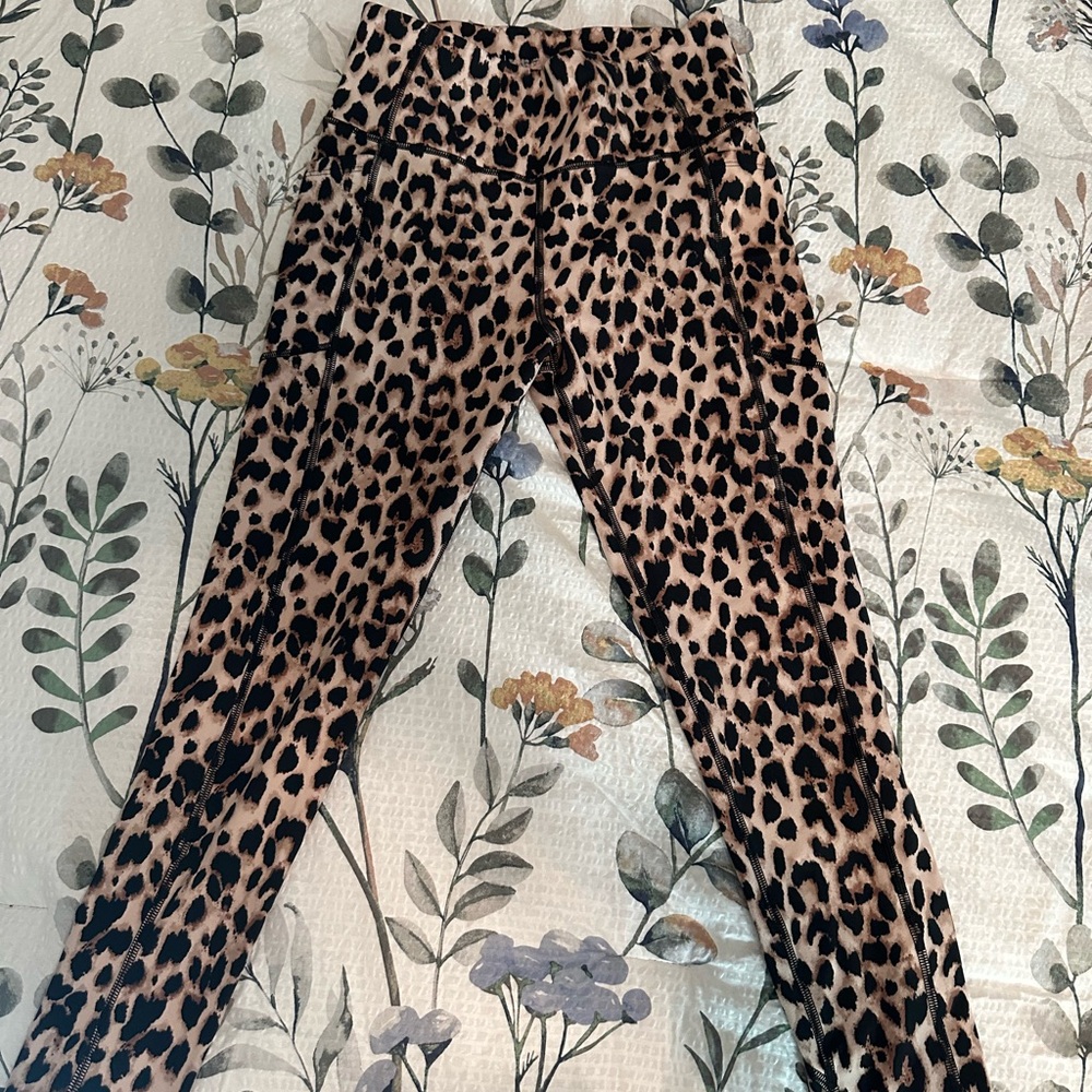 Victoria Secret Sport Leopard Print Leggings